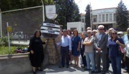 İL SAĞLIK MÜDÜRLÜĞÜNE SİYAH ÇELENK